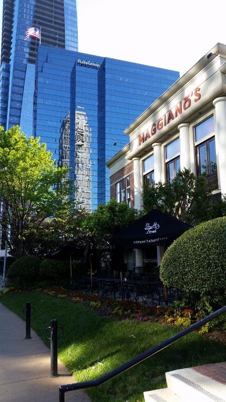 Buckhead: Atlanta's Glamorous Shopping and Dining Paradise