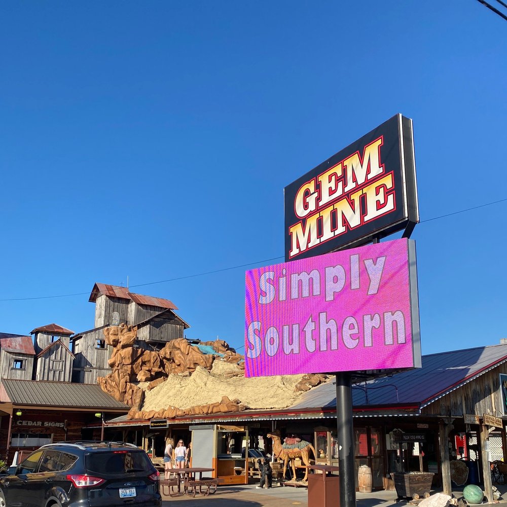 Pigeon Forge Gem Mine: Where Every Rock Star is Born