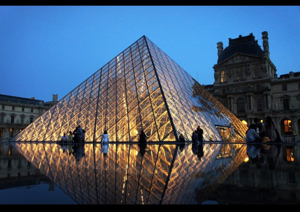 Louvre Museum: Where Mona Lisa Smiles and Your Feet Cry