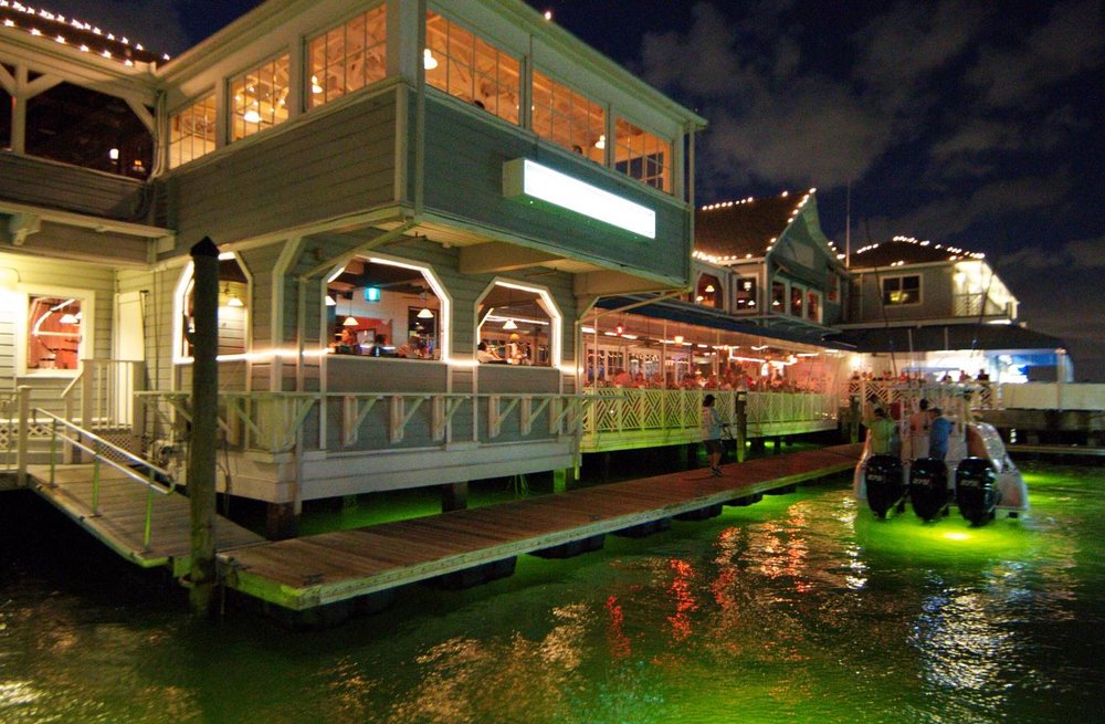 15th Street Fisheries: Waterfront Dining Excellence