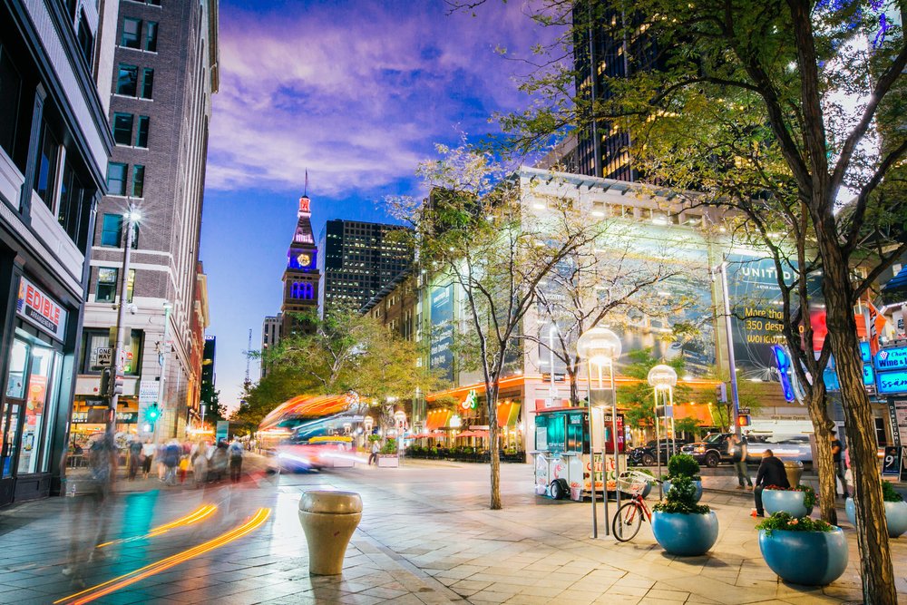 16th Street Mall: Denver's Shopping Paradise