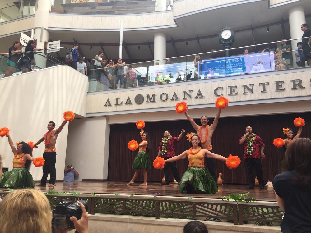 Ala Moana Center: Shopping Paradise Meets Ocean Views