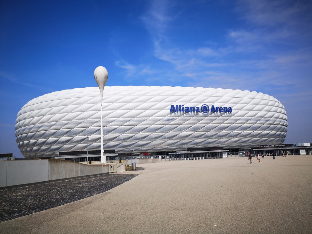 Allianz Arena: Munich's Glowing Football Cathedral