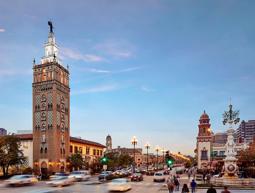 Country Club Plaza: Kansas City's Premier Shopping Paradise