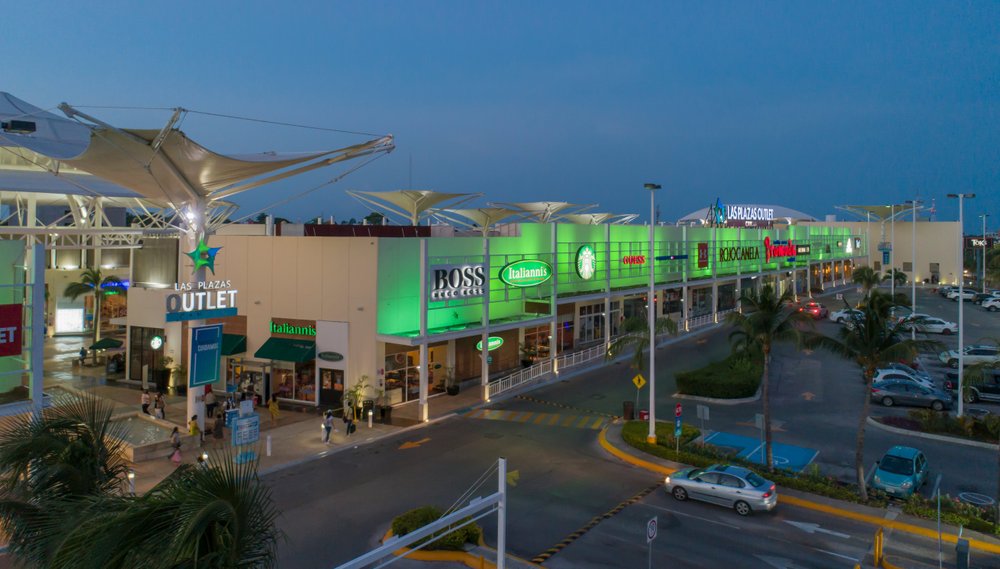 Las Plazas Outlet Cancun - Shopping Paradise with Unbeatable Deals