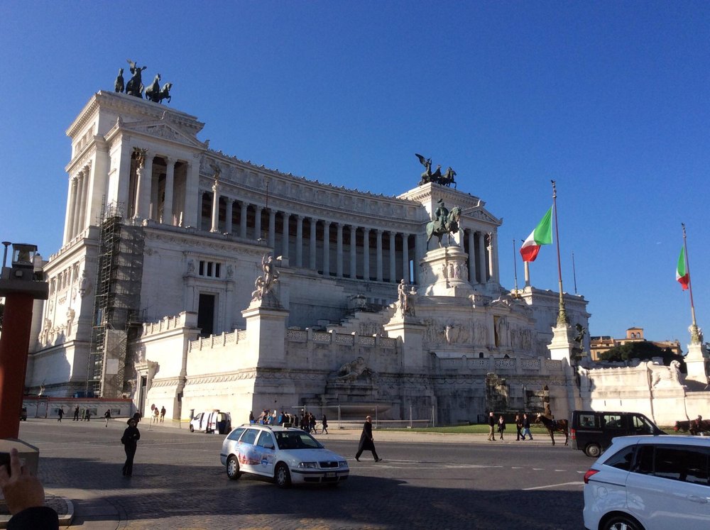 Monumento a Vittorio Emanuele II: Rome's Majestic Wedding Cake