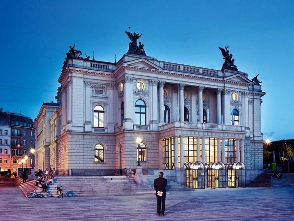 Opernhaus Zurich: Where Drama Meets Swiss Precision