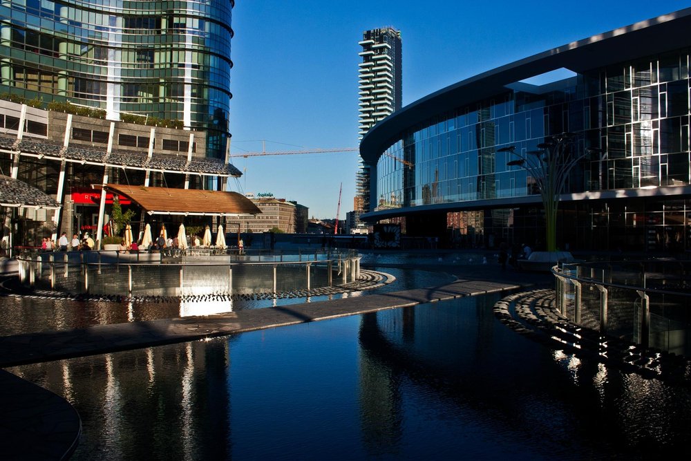 Piazza Gae Aulenti: Milan's Futuristic Heart